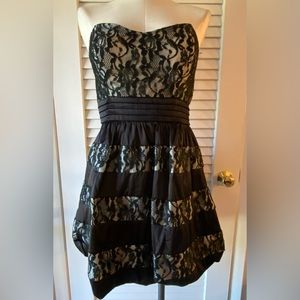 NWT- Vintage “City Triangles” Formal Dress- Size 11